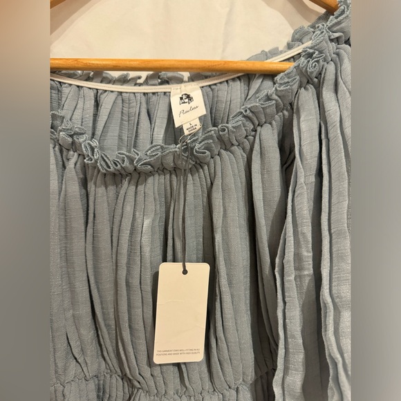 Flawless Brand Women’s Ruffled Peplum Crop Top Off The Shoulder NWT Size Large - Picture 2 of 4